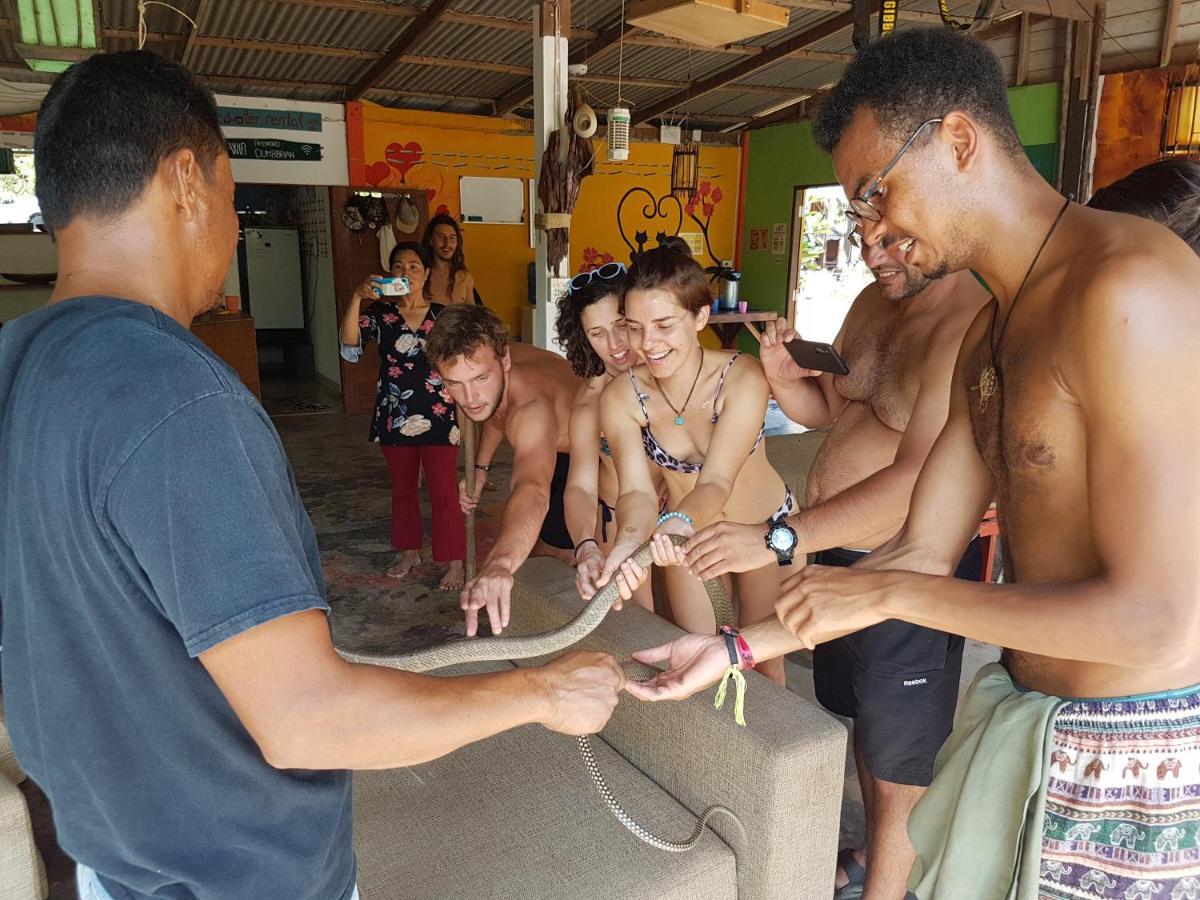 Slacklines Hostel Koh Lanta Bagian luar foto