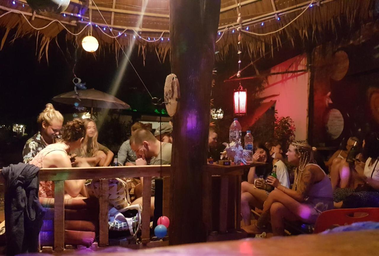 Slacklines Hostel Koh Lanta Bagian luar foto