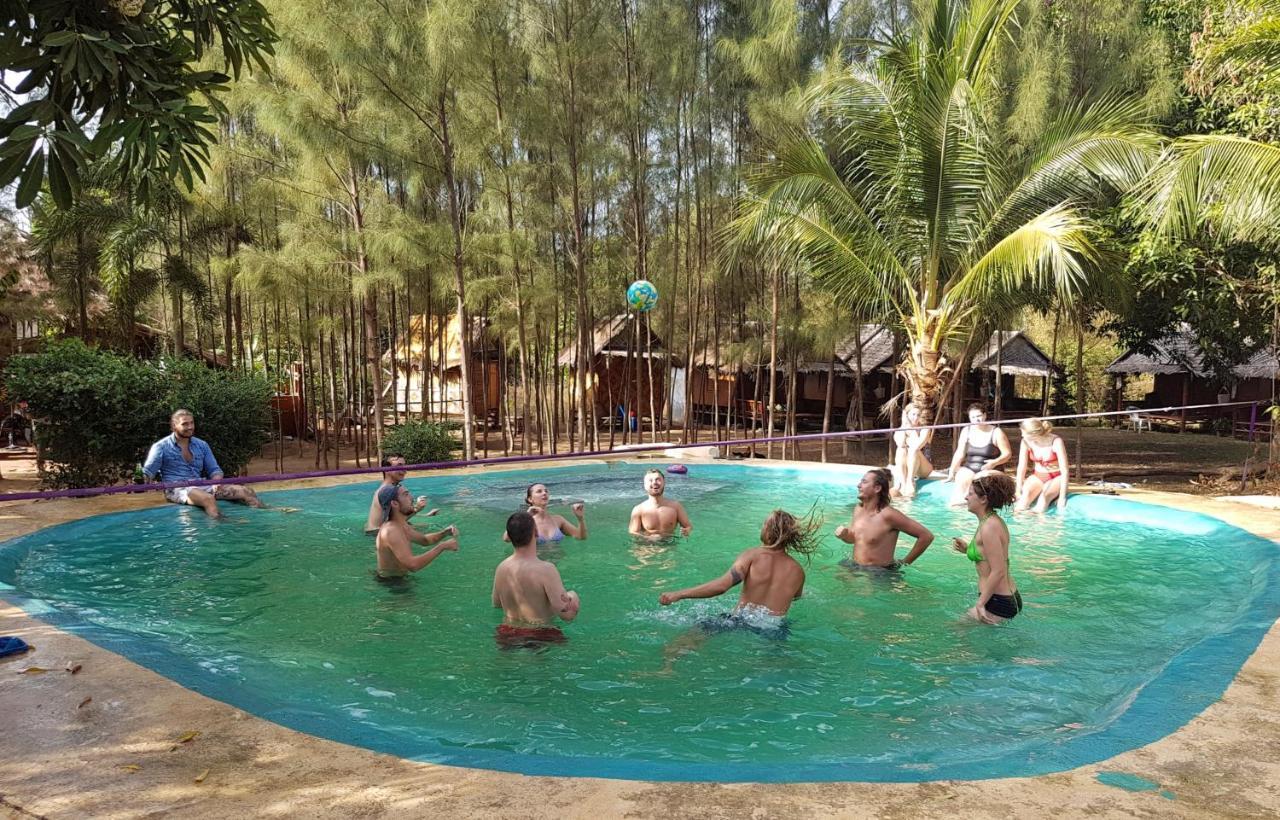 Slacklines Hostel Koh Lanta Bagian luar foto