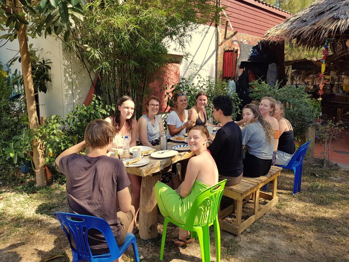 Slacklines Hostel Koh Lanta Bagian luar foto