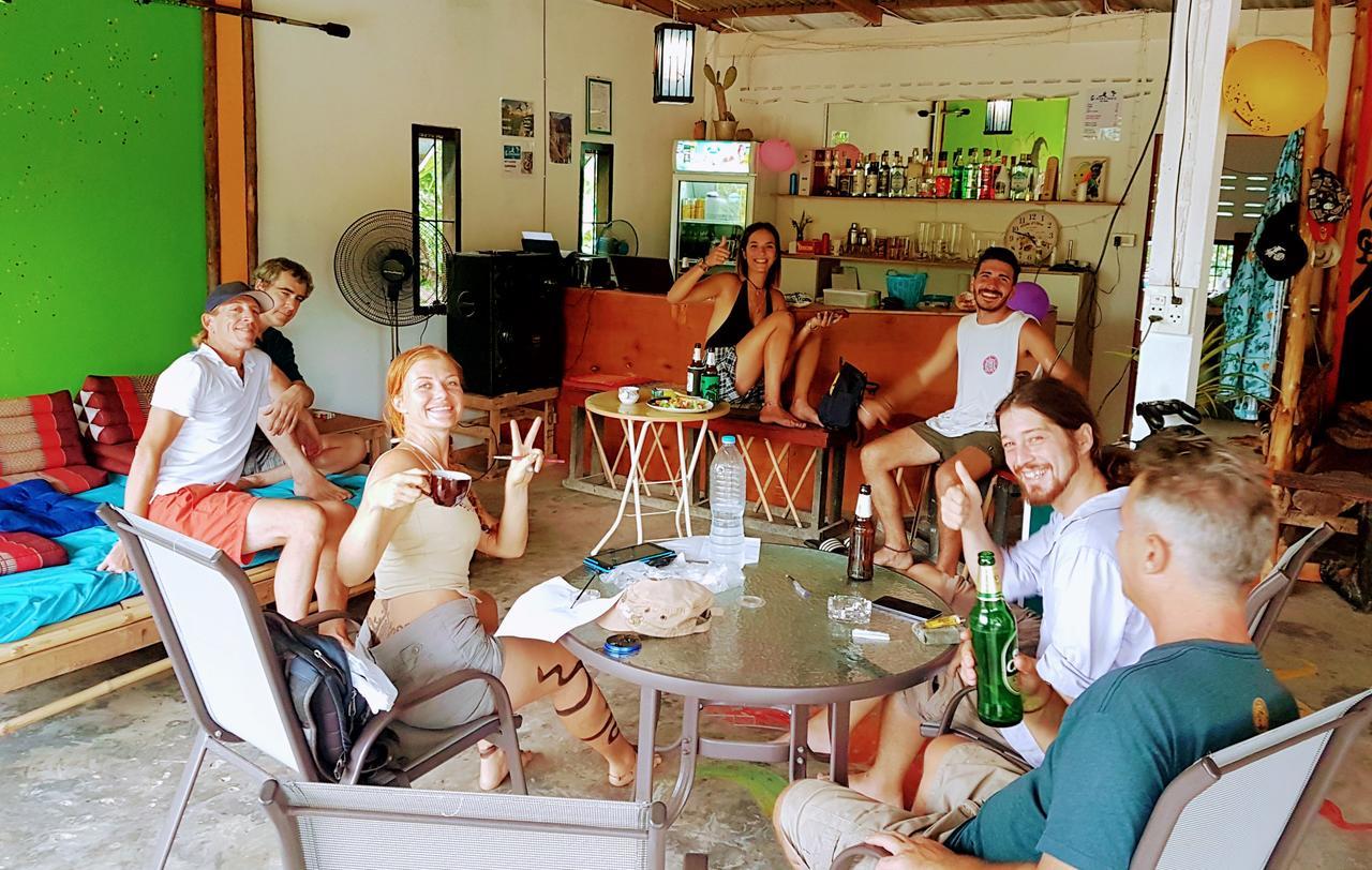Slacklines Hostel Koh Lanta Bagian luar foto